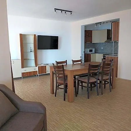 Aura Family Hotell Ravda