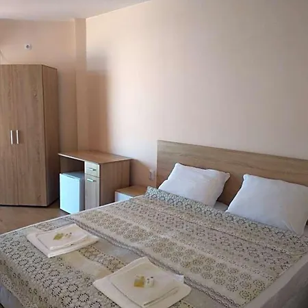 Aura Family Hotell Ravda